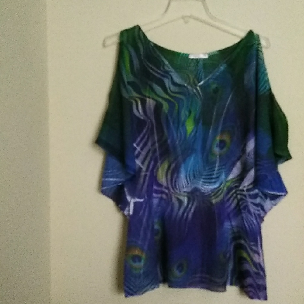 Multi-Colored Blouse with elastic waist.